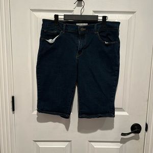 Levi’s Bermuda shorts size 32